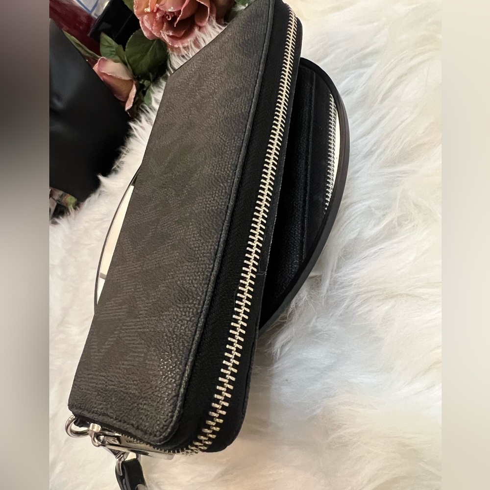 Michael kors Long Monogram Wallet - Picture 7 of 12